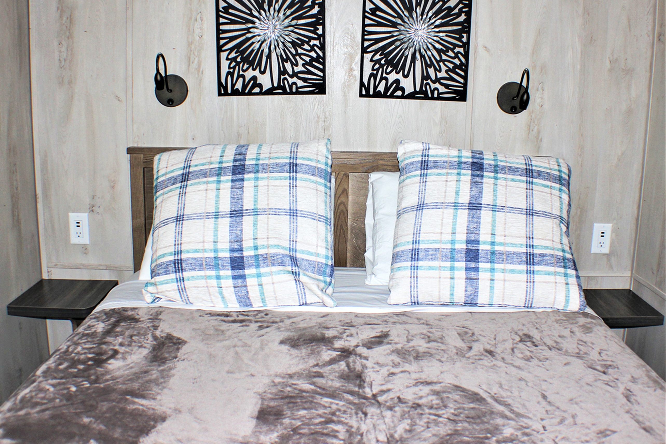 Queen sized bed with linens supplied.